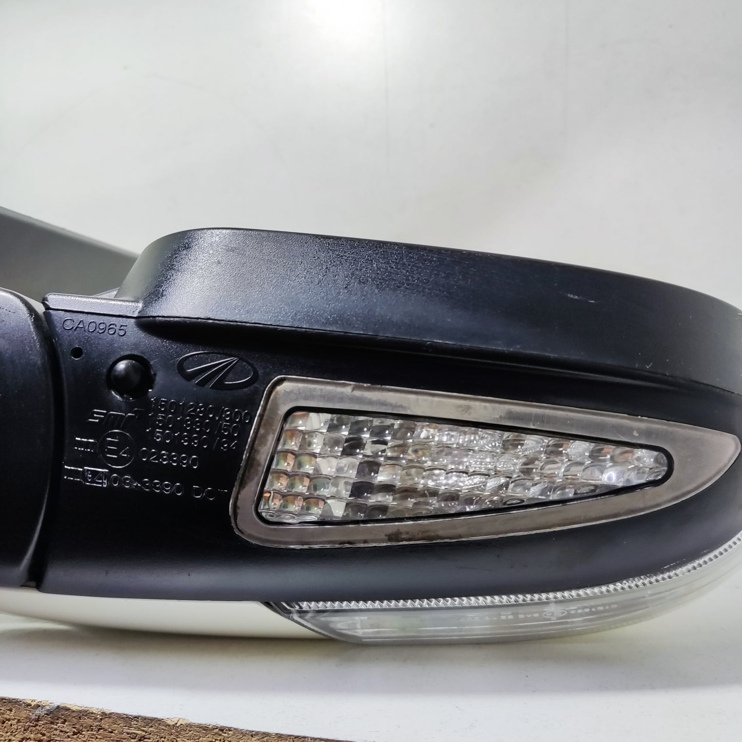 Espejo retrovisor RH Mahindra xuv500